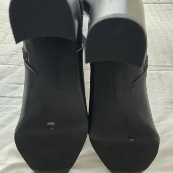 Elegant Black Women's Boots - Picture 6 of 9